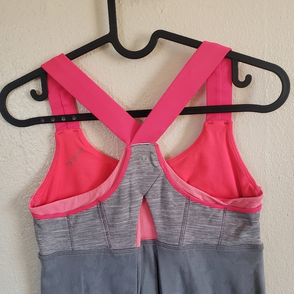 Lululemon Athletica Grey & Pink Top - Picture 4 of 5